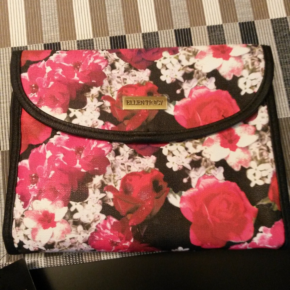 Ellen Tracy cosmetic bag